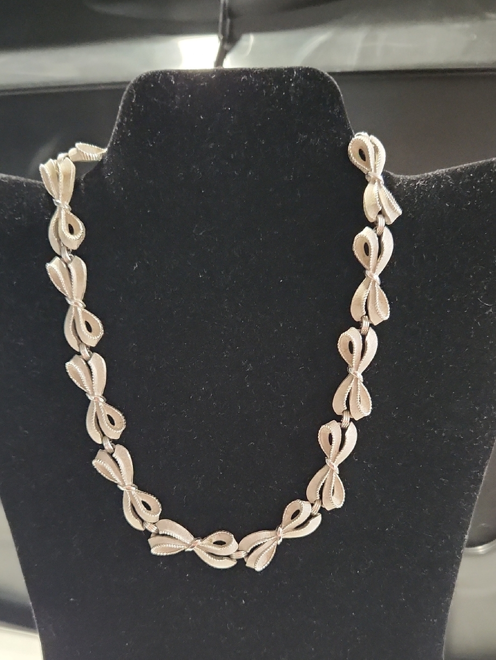 Vintage Silver Bow-Link Necklace